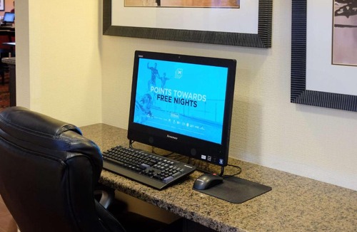 Lima Hotel | Hampton Inn Lima