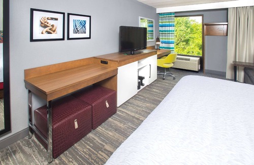 Parole Hotel | Hampton Inn & Suites Annapolis