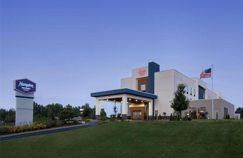 Moline Hotel | Hampton Inn & Suites Moline-Quad City Int'l Aprt