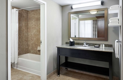 Mount Prospect Hotel | Hampton Inn & Suites Chicago/Mt. Prospect