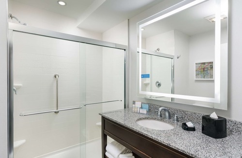 Connecticut Ave - K Street Hotel | Hampton Inn Washington, D.C./White House