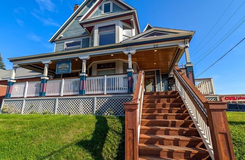 East Hillside Apartment | Harris House 2 | On Hospital Campus