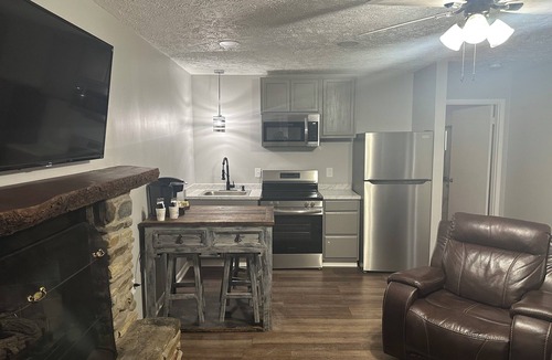 Helen Hotel | Heidi Motel