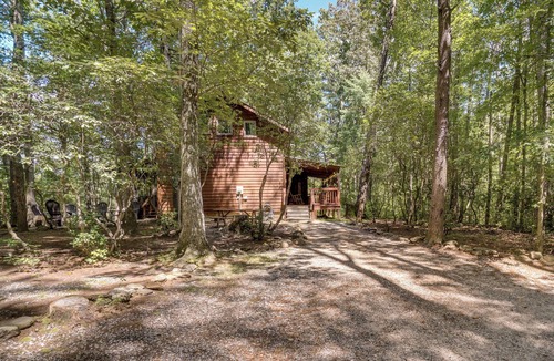 Sautee Nacoochee Cottage | Helen Area Rustic Retreat ~ 5 Miles to Main Street
