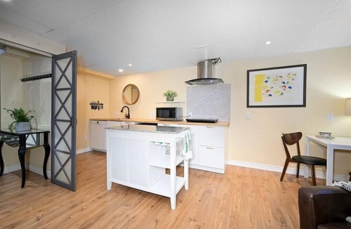 St. Catharines House | Heritage Point Cozy Executive & Family Bungalow