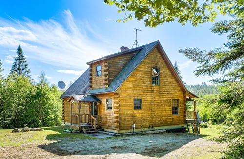 Machias House | Hike, Explore & Unwind: Rustic Maine Getaway