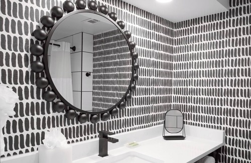 Southwest Raleigh Hotel | Hive House