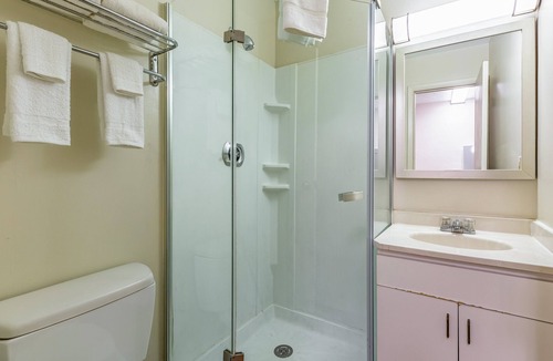 Norcross Hotel | HomeTowne Studios by Red Roof Atlanta - Norcross South