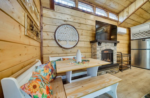 Broken Bow Cabin | Hook, Line, & Sinker Retreat: Fire Pit, Grill!