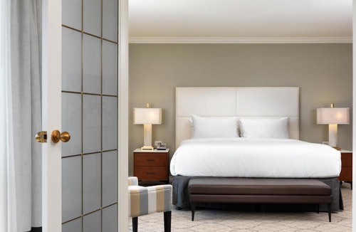 Inner Harbour Hotel | Hotel Grand Pacific