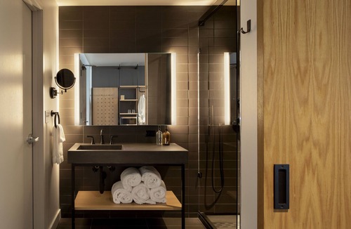 Sandpoint Hotel | Humbird