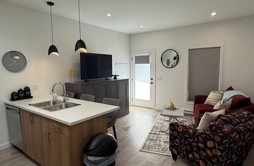 Central Okanagan House | Hummingbird Tiny Home Kelowna