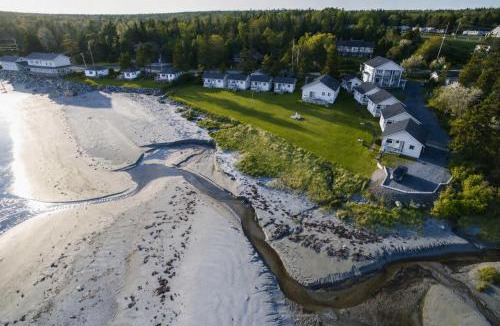 Hunts Point House | Hunts Point 2-BR Coastal Retreat - Cottage # 3