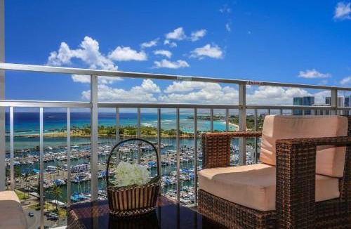 Waikiki House | Ilikai 2002