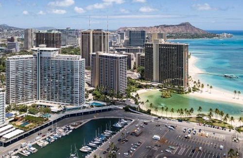 Waikiki House | Ilikai 606