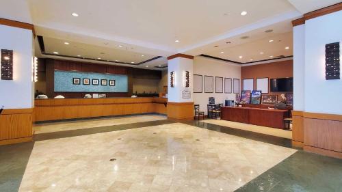 Waikiki House | Ilikai 606