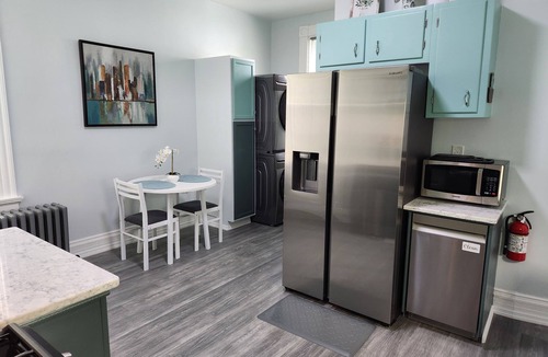 East Price Hill Apartment | Immaculate New Apartment Comfortable Stay Just 3 Miles from Downtown