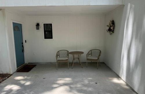 Griffin House | Lakefront 2BR Getaway