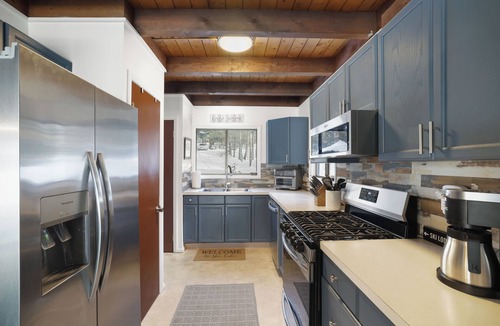 Hamlin House | Lakefront/Kayaks/Firepit/nThe Hideout