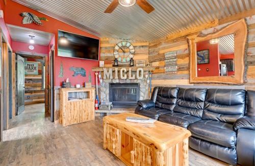Holcombe House | Lakeside Cabin w/Fire Pit: Near Pine Point Park!