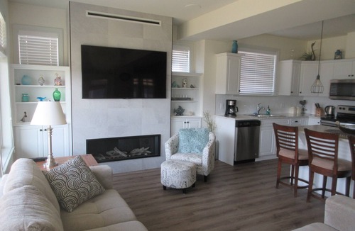 Osoyoos House | Lakeside Getaway