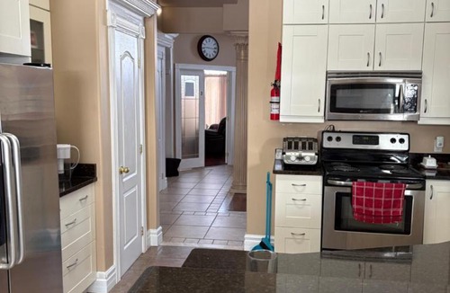 Colborne Apartment | Lakeview