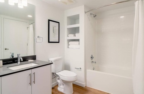 Silver Lake Apartment | Landing at Helm - 2 Bedrooms in Silver Lake