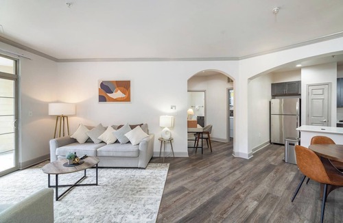 Corryville Apartment | Landing | Beautiful 2BD, Gym, Pool