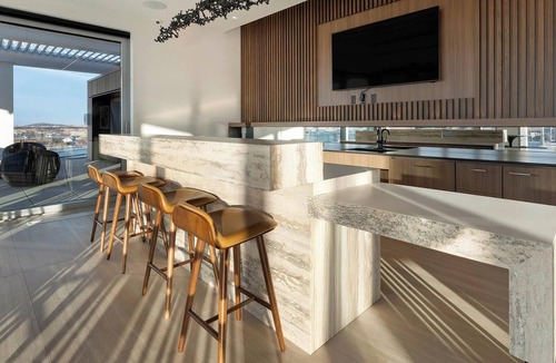 Washington Apartment | Landing | Modern 1BD, Pool, Gym