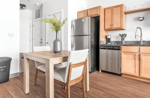 Five Points South Apartment | Landing | Modern Studio, Yoga Studio, Pool