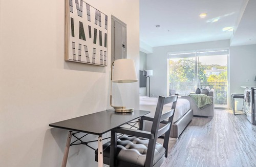 Ithaca Apartment | Landing | Modern Studio, Gym