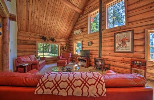 Sagle House | Large Cabin w/Fire Pit + Grill on 34 Acres!