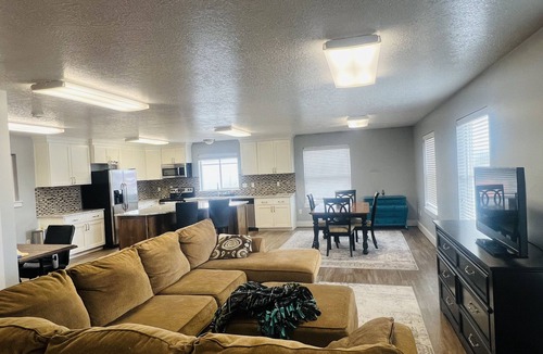 Logan Apartment | Large Studio with open concept, king size bed
