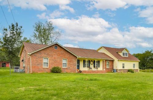 Murfreesboro House | Large Yard & Basketball Hoop: Murfreesboro Home!