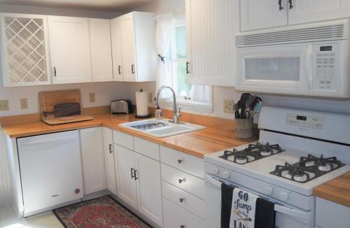 Frankfort House | Latitude Adjustment Ii - Simply Gorgeous!