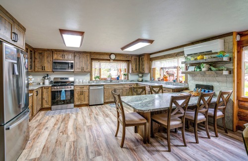 Libby Cottage | Libby Home w/Mountain Views, Gazebo & Fire Pit!