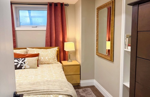 Rockcliffe - Smythe House | Light Bright Basement Apartment in quiet nieghbourhood