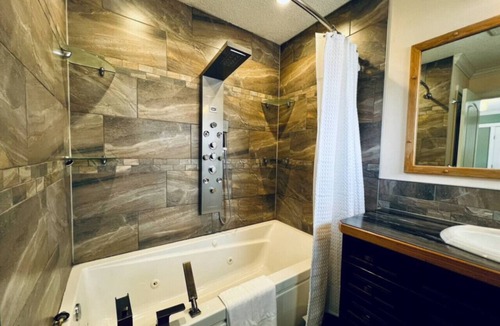 South Lethbridge House | Lovely 1 Bdrm Upper Suite!