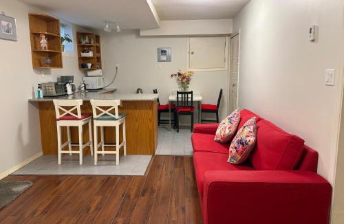 Burnaby House | Lovely suite