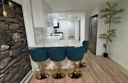 Bryn Mawr Apartment | Luxe 1BR Oasis - Prime NY Stay