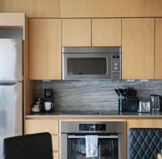 CityPlace Apartment | Luxurious 4BR Oasis Walk to CN Tower Entertainment