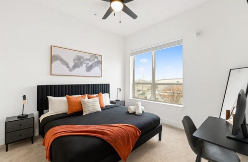Five Points South Apartment | Luxury 2BR Steps from Railroad Park