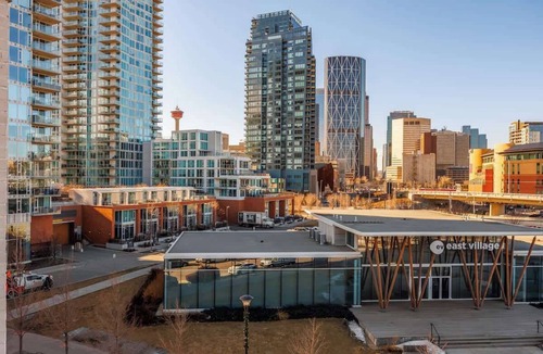 East Village Apartment | Luxury DT Calgary Suite, 5-Min Walk to Stampede