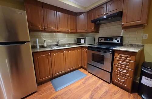 Brampton House | Luxury Executive Suite in Valley