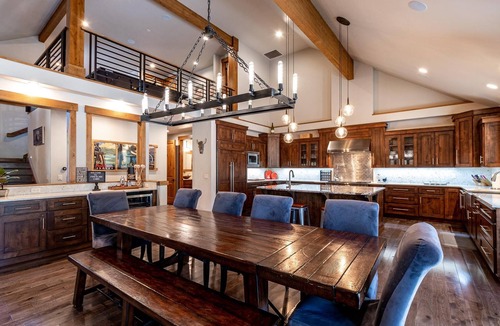 Sunriver House | Luxury Five Star Reviewed 5 Bedroom Caldera Springs Cabin, Bend, Oregon
