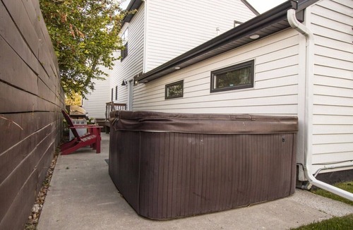Great Falls House | Luxury Great Falls Retreat | Hot Tub | W & R