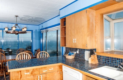 Arch Cape Cottage | Luxury Oceanfront Cottage | Hot Tub & Sleeps 8