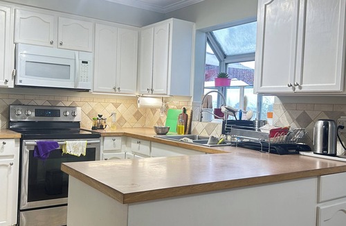 Coquitlam House | Luxury & Spacious House Near Coquitlam Town Centre