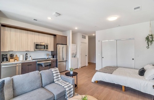 Pendleton Apartment | Luxury Studio CBD Pool Gym Walk to OTR