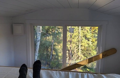 Blairmore Cabin | Luxury Tiny Home Cabin, 2 Bedrooms, can sleep 5